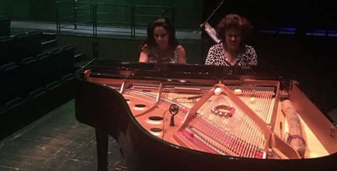 marisa_manchado_torres_&_ana_vega_toscano._una_voz_en_la_noche
