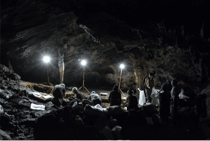 cueva_de_ardales_y_sima_de_las_palomas_de_teba_(málaga)._ocupaciones_paleolíticas_por_sociedades_neandertales_y_modernas